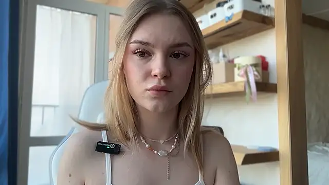 cyberl0ve  online show from 04-21-26, 11:05