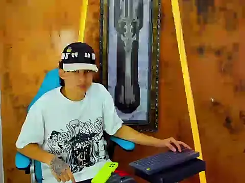 monky 0002 online show from 06-08-26, 07:14