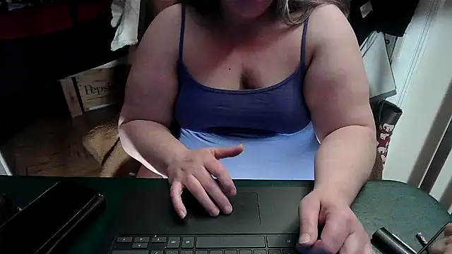 smalltowntrouble online show from 04-14-26, 01:22