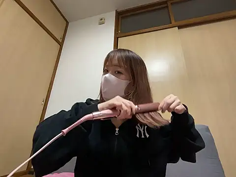 Snapshot of airi-ai0302 chatting on 05-21-26, 05:09 airi-ai0302 online show from 05-21-26, 05:09