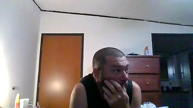Snapshot of Beaededpainter chatting on 07-02-26, 02:11 Beaededpainter online show from 07-02-26, 02:11