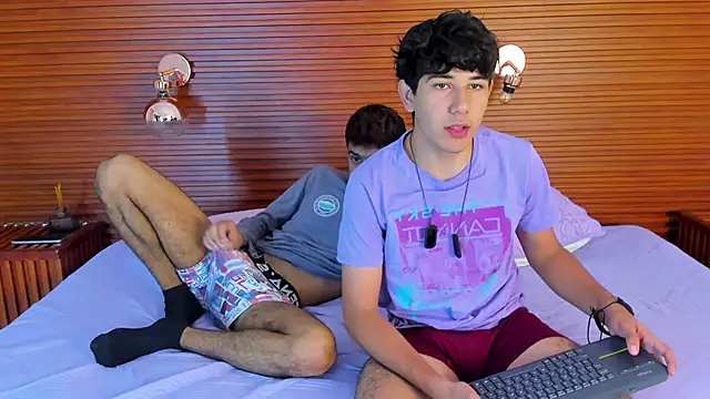 Snapshot of peakk_twiinns chatting on 03-18-26, 11:46 peakk twiinns online show from 03-18-26, 11:46