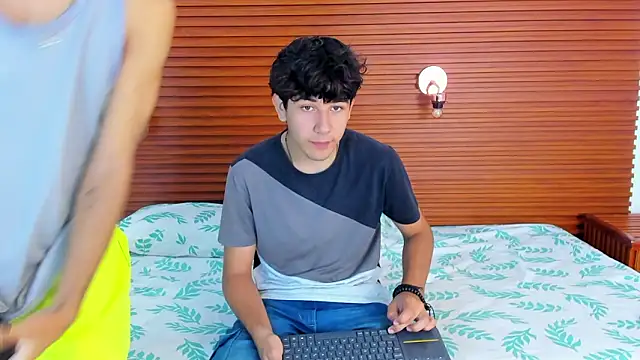 Snapshot of peakk_twiinns chatting on 03-20-26, 11:48 peakk twiinns online show from 03-20-26, 11:48