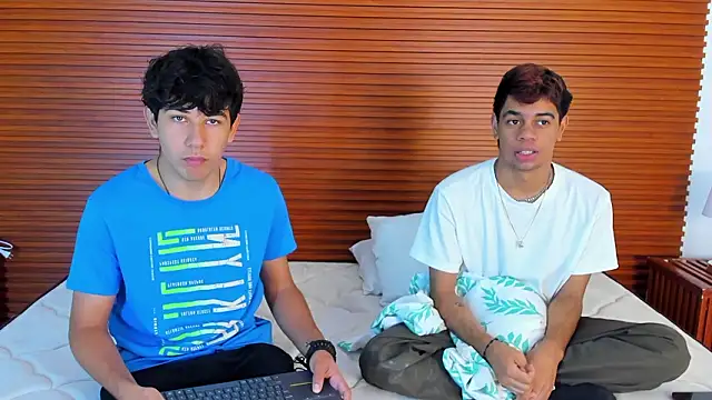 Snapshot of peakk_twiinns chatting on 03-24-26, 11:26 peakk twiinns online show from 03-24-26, 11:26