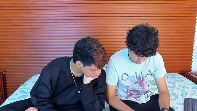 Snapshot of peakk_twiinns chatting on 03-28-26, 12:16 peakk twiinns online show from 03-28-26, 12:16