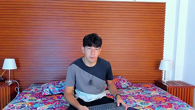 Snapshot of peakk_twiinns chatting on 04-12-26, 11:15 peakk twiinns online show from 04-12-26, 11:15