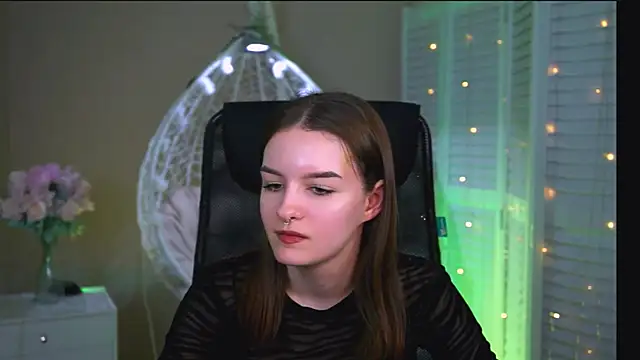 Snapshot of KellieBanshe chatting on 05-11-26, 02:45 KellieBanshe online show from 05-11-26, 02:45