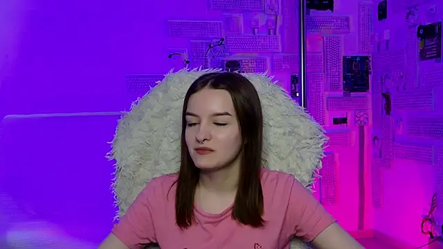 Snapshot of KellieBanshe chatting on 05-15-26, 08:21 KellieBanshe online show from 05-15-26, 08:21