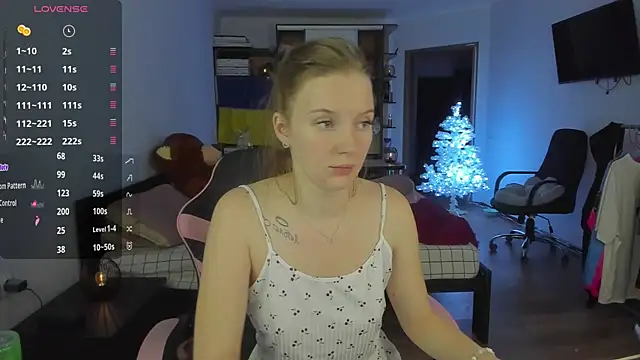 Mary Blu online show from 12-20-25, 01:51