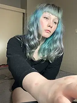 Snapshot of AlexaGudz chatting on 05-16-26, 09:13 AlexaGudz online show from 05-16-26, 09:13