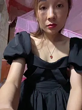 Snapshot of Mimi_pussy chatting on 04-27-26, 12:41 Mimi pussy online show from 04-27-26, 12:41