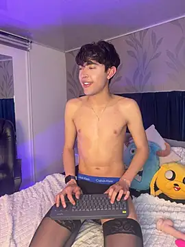 MatthewMoore  online show from 03-04-26, 01:00