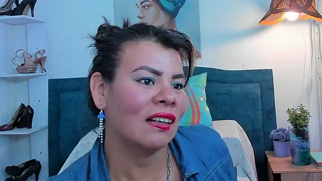 KiaraXMilf online show from 03-05-26, 07:43