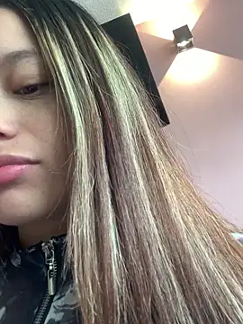 Baby Pink Love online show from 03-05-26, 08:05