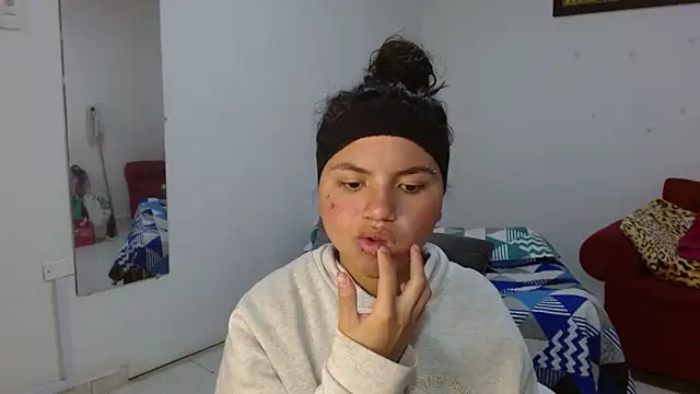 Snapshot of kimmyfuckass chatting on 06-17-26, 12:18 kimmyfuckass online show from 06-17-26, 12:18