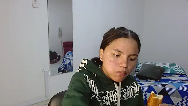 Snapshot of kimmyfuckass chatting on 07-01-26, 12:18 kimmyfuckass online show from 07-01-26, 12:18