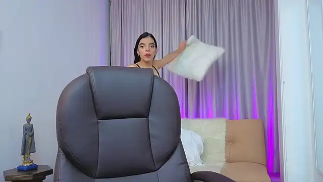 Thalia parkerr  online show from 04-16-26, 12:06