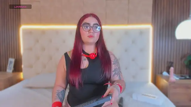 apriilfox online show from 04-11-26, 03:55