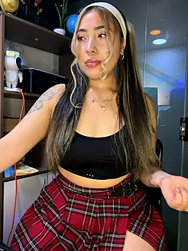 ManuelaVeeleez online show from 03-06-26, 04:42