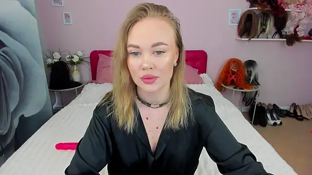 HannahWillow online show from 04-07-26, 06:14