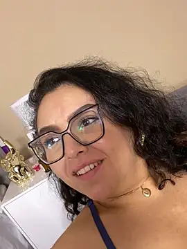 AlmaraRouge online show from 05-19-26, 01:56