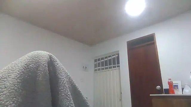 Jiwon Han online show from 04-10-26, 01:22