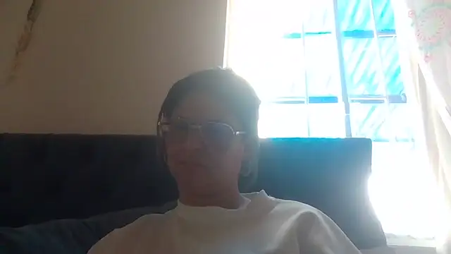 Jiwon Han online show from 05-15-26, 08:05