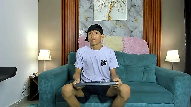 SKINNY BOYXXX online show from 03-11-26, 07:36