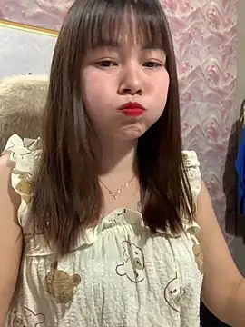 Snapshot of Little_Muse78 chatting on 03-12-26, 06:19 Little Muse78 online show from 03-12-26, 06:19