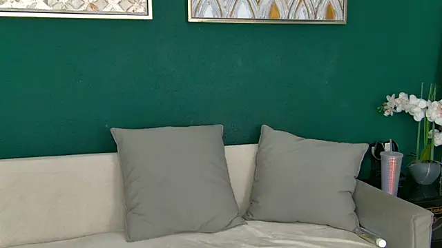 Snapshot of SkinnyNatty chatting on 06-25-26, 03:50 SkinnyNatty online show from 06-25-26, 03:50