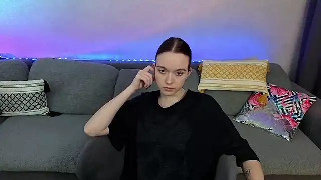 SunyLily online show from 05-14-26, 06:31