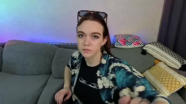 SunyLily online show from 06-12-26, 06:34
