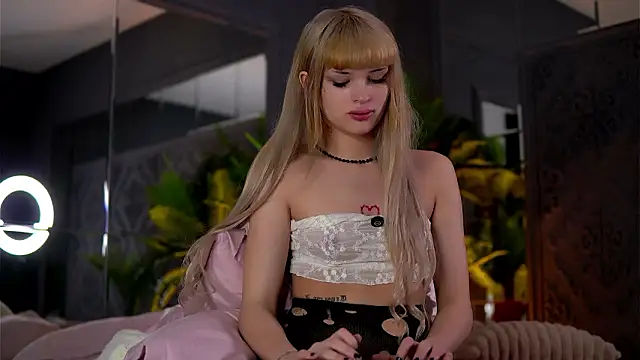 BrattyScarlet online show from 03-22-26, 07:12