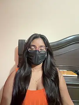 Snapshot of nikki_catz chatting on 06-28-26, 04:35 nikki catz online show from 06-28-26, 04:35