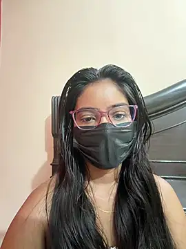 Snapshot of nikki_catz chatting on 07-16-26, 01:33 nikki catz online show from 07-16-26, 01:33