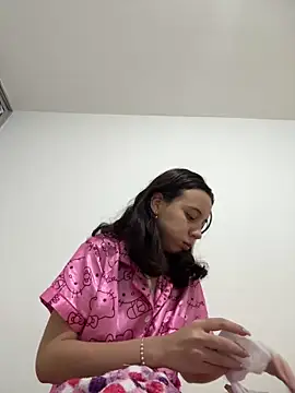 Snapshot of Nicole_Cute04 chatting on 07-01-26, 04:25 Nicole Cute04 online show from 07-01-26, 04:25