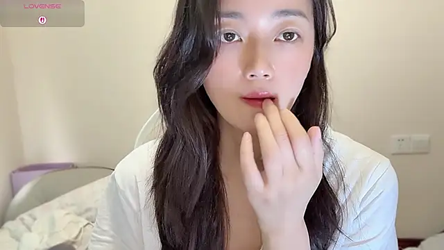 jinxiyao01 online show from 06-18-26, 02:23
