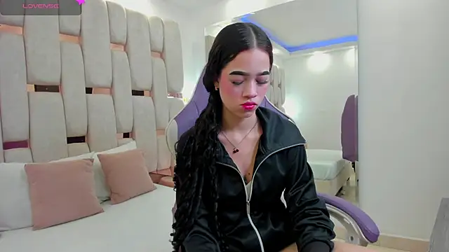 georgina kloss  online show from 04-08-26, 04:29