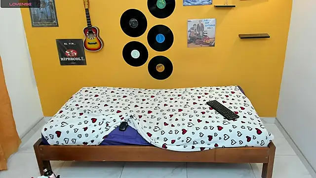 lilithevil32 online show from 06-21-26, 02:14