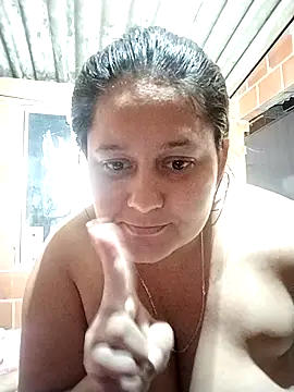 Snapshot of Johanna-dario chatting on 03-12-26, 02:29 Johanna-dario online show from 03-12-26, 02:29