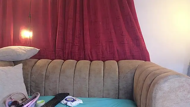 ahnaysexx online show from 04-08-26, 09:48