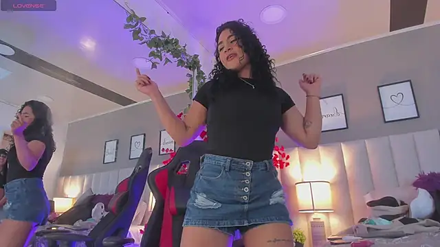 Kiara Kismet  online show from 04-22-26, 09:27