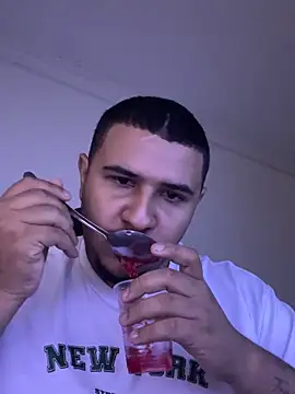 Snapshot of mateocollins1 chatting on 03-27-26, 04:18 mateocollins1 online show from 03-27-26, 04:18