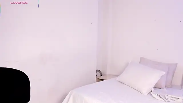 Eve-01 online show from 04-28-26, 07:19