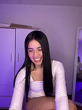Snapshot of Lucy_engel chatting on 05-19-26, 01:56 Lucy engel online show from 05-19-26, 01:56