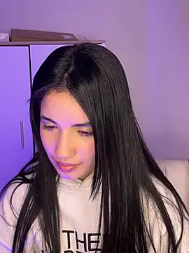 Snapshot of Lucy_engel chatting on 05-20-26, 02:07 Lucy engel online show from 05-20-26, 02:07
