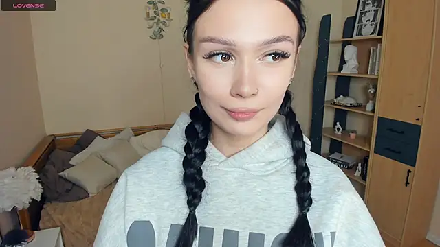 LynnCiprian online show from 04-08-26, 06:52