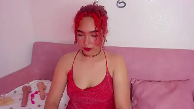 CoralineRed online show from 06-01-26, 07:26