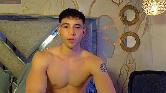 Snapshot of Tinocrow chatting on 03-21-26, 03:44 Tinocrow online show from 03-21-26, 03:44