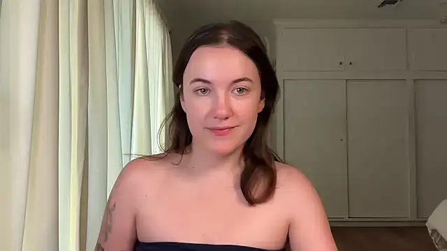 Snapshot of summerxo chatting on 06-04-26, 05:41 summerxo online show from 06-04-26, 05:41